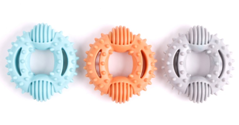 Durable TPR Rubber Ring Dog Teething Toy, Spiky Textured Dental Health Pet Chew Toy for Small & Medi